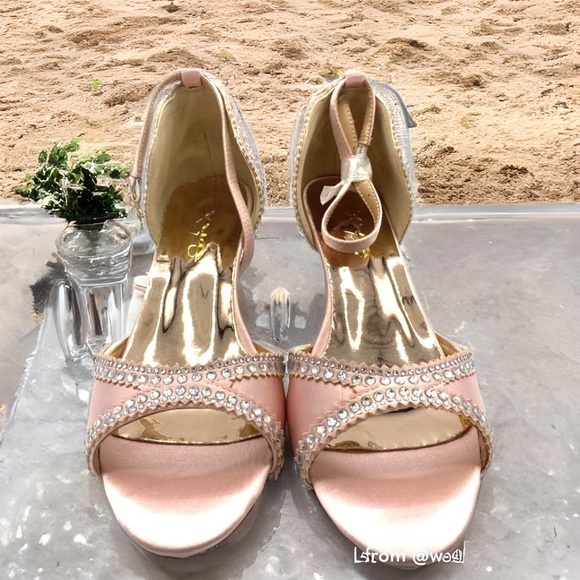 XYD Rhinestones Ankle Strap Peep Toe Wedding Sandals - Picture 3 of 8